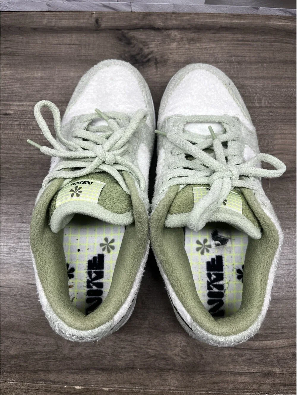 Nike Dunk Low SE Fleece Honeydew Women’s Size 7.5 Shoes Sneakers DQ7579-300